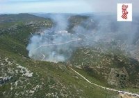 Un incendio calcina una hectárea cerca de una ermita de Peñíscola donde se celebraba una romería