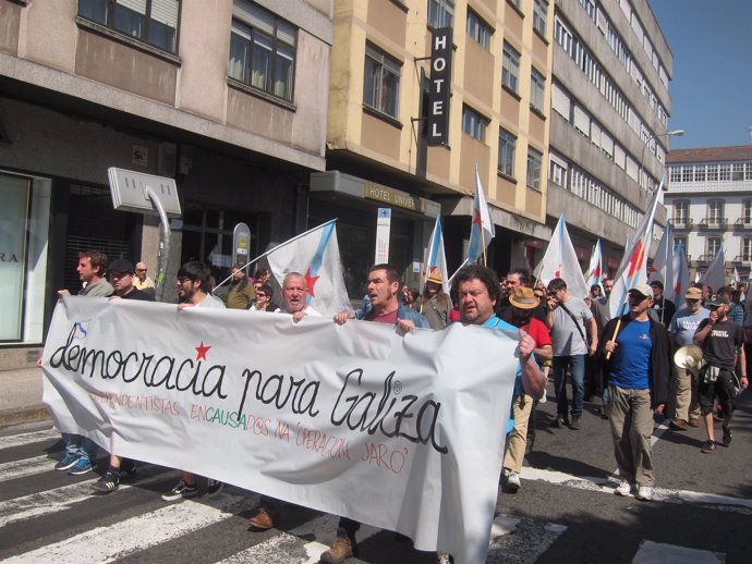 Manifestación en Santiago en favor dos detidos na Operación Jaro      