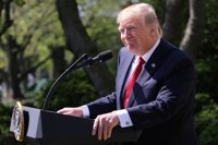 Trump insiste en que México "pagará, de alguna forma" el muro fronterizo