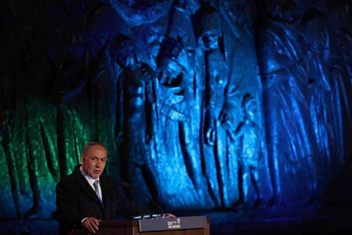 Netanyahu habla durante los actos por el Día del Holocausto en Israel