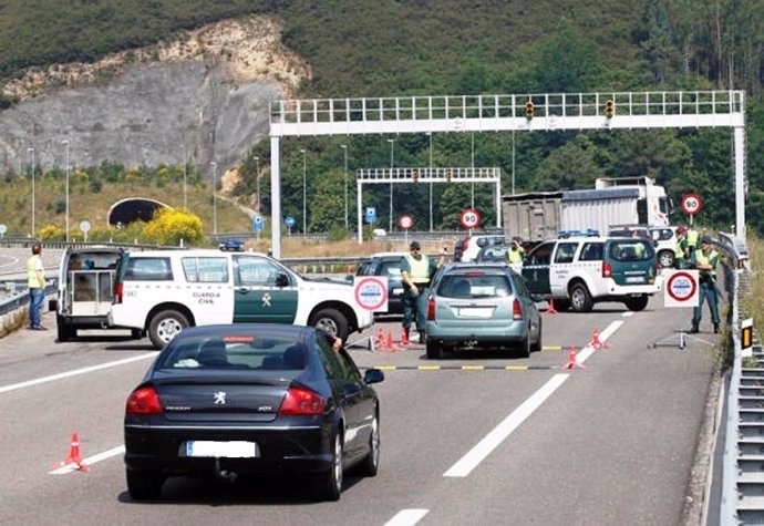 Control de la Guardia Civil en Asturias