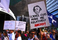 Científicos de todo el mundo recuerdan a la clase política la importancia de su labor en una marcha histórica