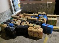 Aprehenden más de dos toneladas de hachís tras frustrar un alijo en una playa de Tarifa