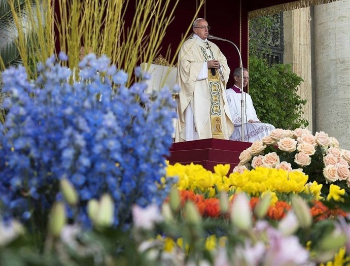 Papa Francesc celebra misa a la plaça de Sant Pere 
