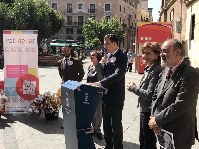 Los clubes de lectura fácil celebran el 'Día del Libro 2017' 