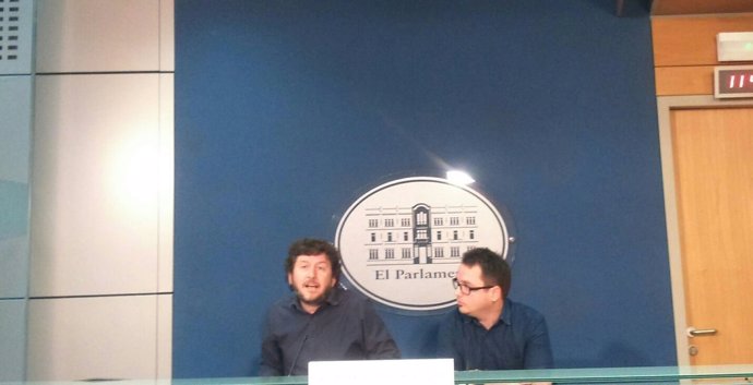 Rueda de prensa de Podemos en el Parlament