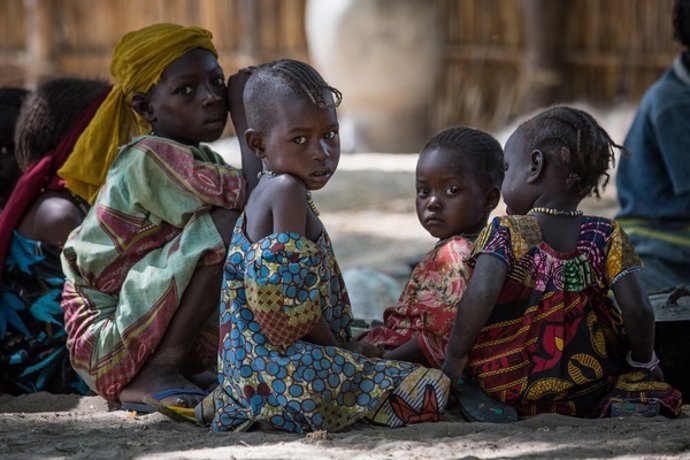Niños en la región del lago en Chad