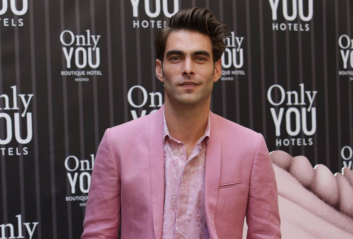 La Vecina Rubia' y Jon Kortajarena protagonizan la ruptura virtual más  inesperada del verano