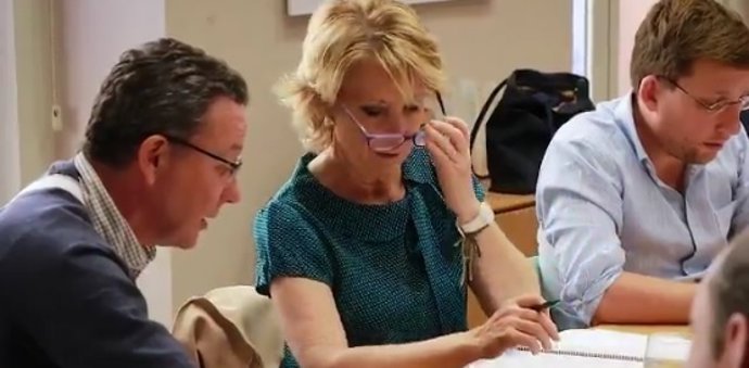 Esperanza Aguirre reunida con su Grupo