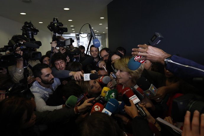 Esperanza Aguirre atiende a los medios tras salir de la Audiencia Nacional