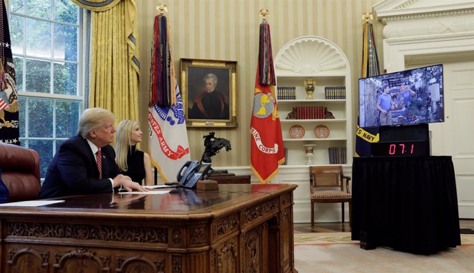 Donald Trump habla con la Estación Espacial Internacional
