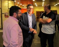 Patxi López cree que la dimisión de Aguirre "era imprescindible desde hace mucho tiempo", pero "no es suficiente"