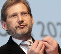 Hahn pide a los países de la UE cambiar su postura hacia Turquía y buscar nuevas relaciones con Ankara