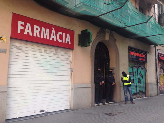 Operación contra el yihadismo en la calle Viladomat de Barcelona