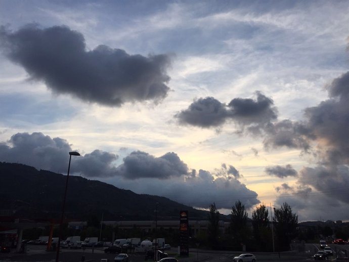 Nubes y claros en el País Vasco