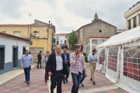 Monago ve en la instalación de traviesas del AVE "un paso esencial" para tomar "conciencia" de que habrá tren "moderno"