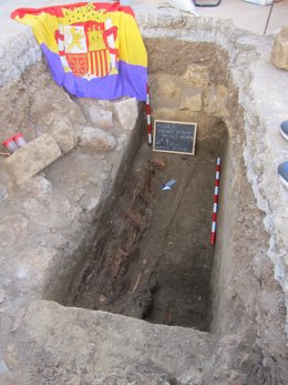 Fossa comuna oberta al cementeri d'Almeria