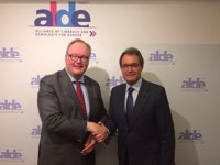 Artur Mas aborda con el presidente del Alde el referéndum y la judicialización del soberanismo