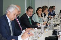 Sanz felicita a la Policía Nacional y Guardia Civil por desmantelar la red de las recetas falsas