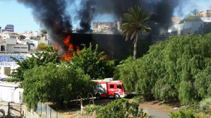 Incendio en la antigua facultad de Bellas Artes