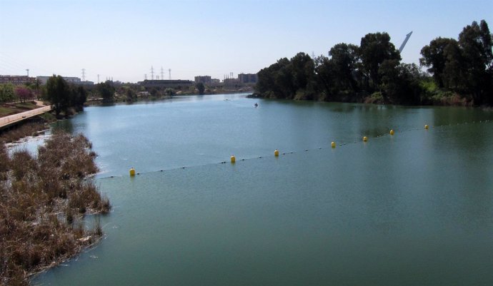 Río Guadalquivir a su paso por Sevilla