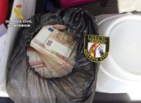 Sorprendido con 600.000 euros en el maletero en un control de carretera en Granada