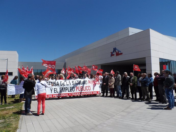 Protesta en el Hospital Tres Mares de Reinosa