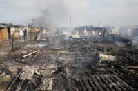 Una decena de heridos por enfrentamientos entre grupos de inmigrantes en Calais