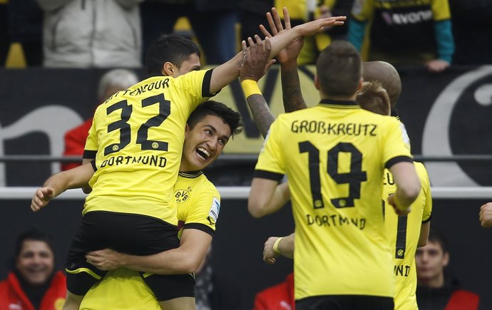 Sahin celebra un gol del Borussia Dortmund