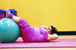Mujer obesa, obesidad, sobrepeso, ejercicio, gimnasio