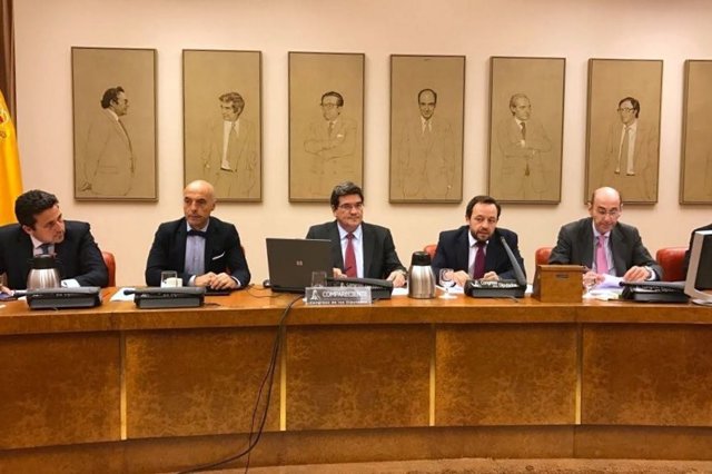 José Luis Escrivá, presidente de la AIReF, comparece en el Congreso