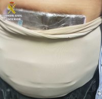 Dos detenidas en el puerto de Algeciras con droga oculta en cinturones y fajas