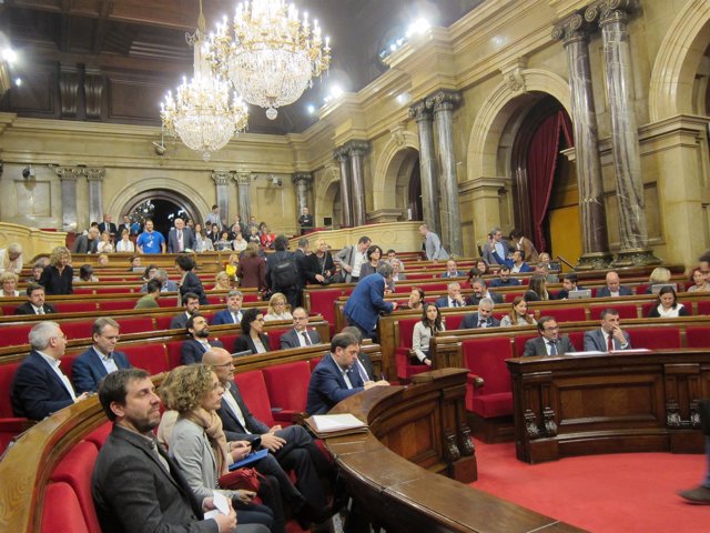  Pleno En El Parlament                              