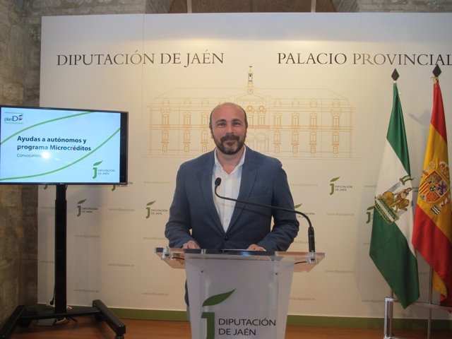 Manuel Hueso presentado las nuevas iniciativas