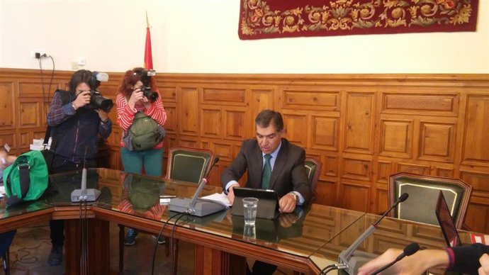 El presidente del TSJA, Lorenzo del Río, presenta la memoria anual 