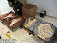 Intervienen 2.860 cajetillas de tabaco ocultas en tres maletas de un pasajero en el aeropuerto de Valencia