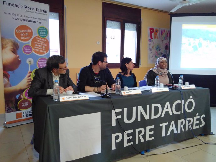 R. Ruiz de Gauna, A. Riu (Fund.Pere Tarrés), M.Valencia y B.Boukta (testimonios)