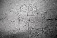 Descubren grabados en las paredes de los antiguos calabozos del Ayuntamiento de Picón