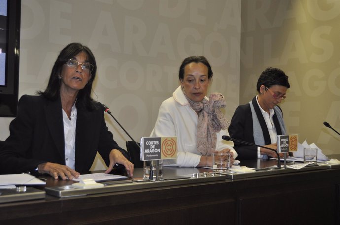 Las diputadas del PP Aragón María José Ferrando, Carmen Susín y Ana Marín.