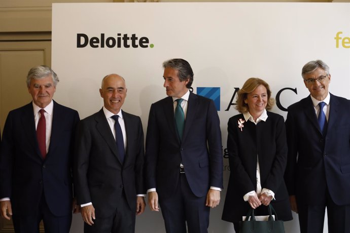 El ministro de Fomento Iñigo de la Serna en el Foro ABC-Deloitte