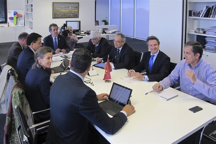 Martín con responsables de REE y Viesgo 