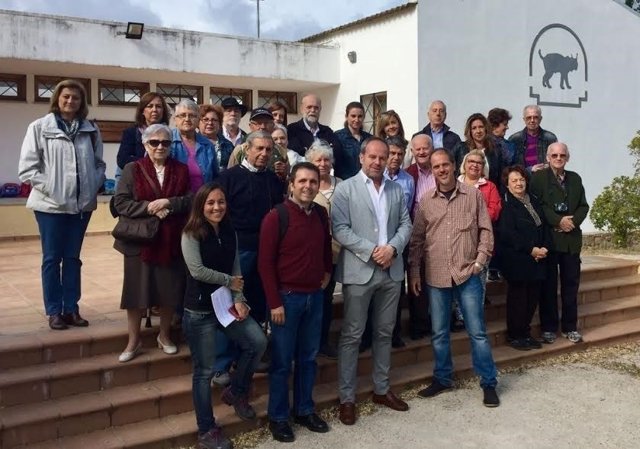 Algar (centro), junto a los participantes en el encuentro