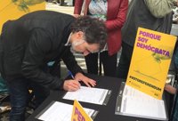 El Pacte pel Referèndum volverá a recoger más firmas el 1 de mayo