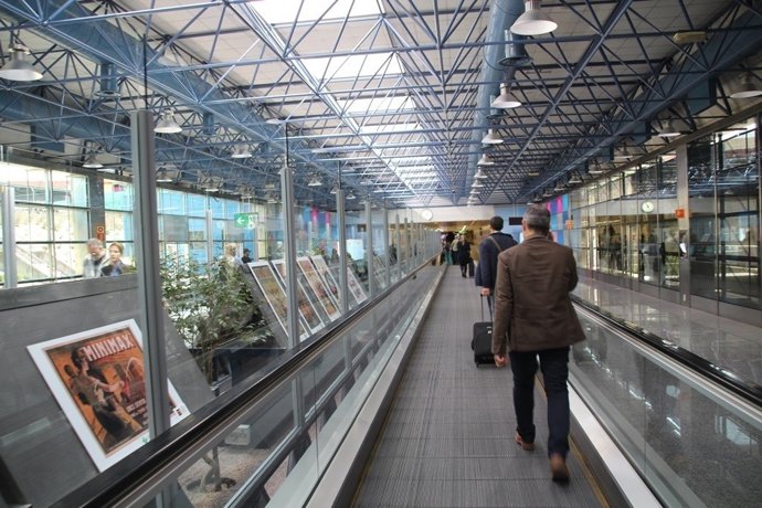 Aena inaugura su exposición de carteles de prevención de riesgos laborales