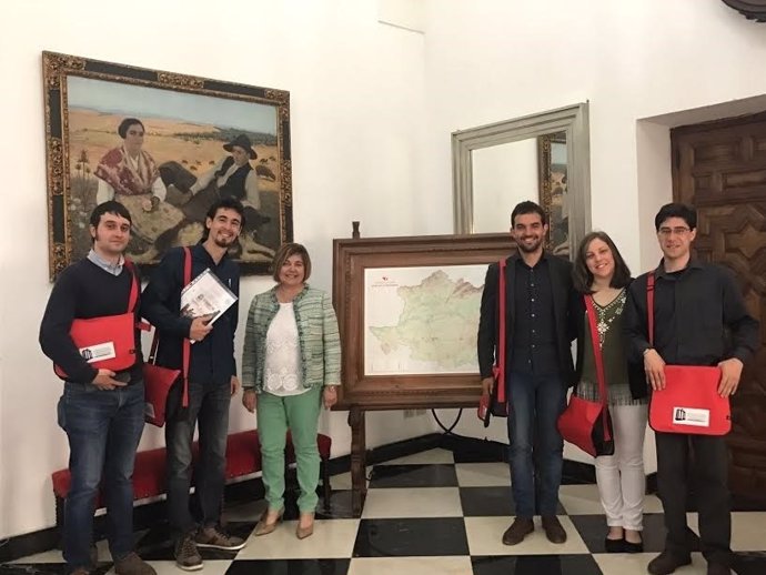 La asociación Guías Historiadores presenta su proyecto a la Diputación de Cácere