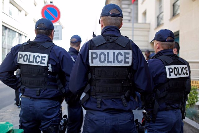 Policías franceses durante una movilización