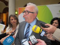 La Junta llama a no ser "triunfalistas" con los datos de la EPA y pide a Rajoy un plan especial de empleo en Andalucía