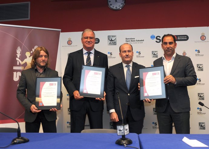 Albert Agustí y Albert Costa reciben el certificado de Evento Sostenible