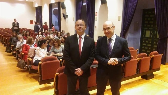 Martín (izda.) y Carmona inauguran el encuentro