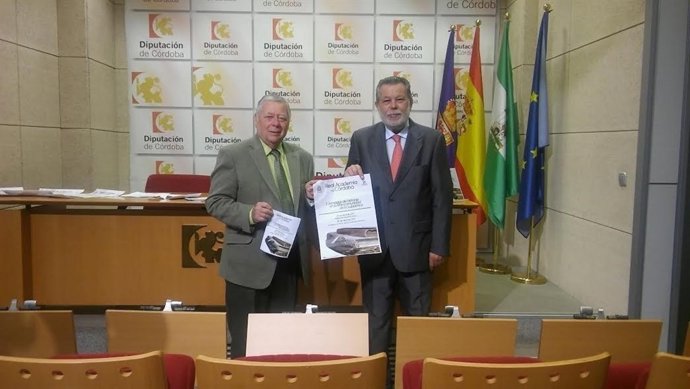 Blanco (dcha.) y Cosano presentan las jornadas